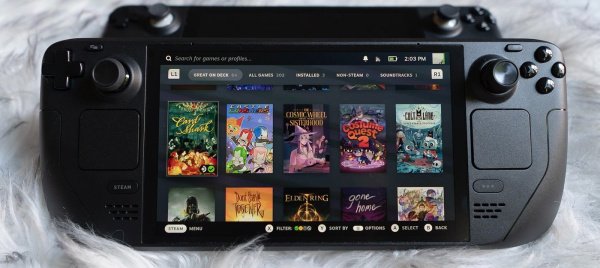 DNS открыли предзаказы на новую консоль Steam Deck OLED
